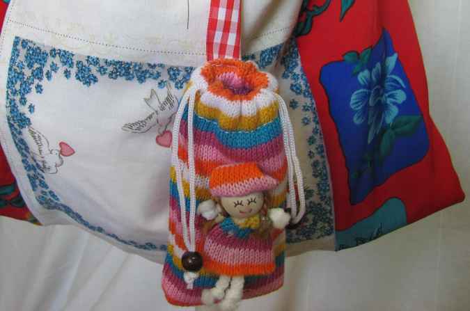 large image of art item: bag &ndash; doll crochet