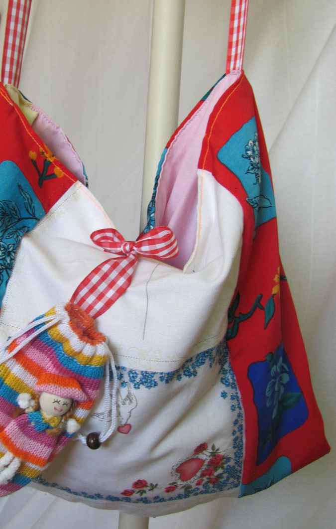 large image of art item: bag &ndash; doll crochet