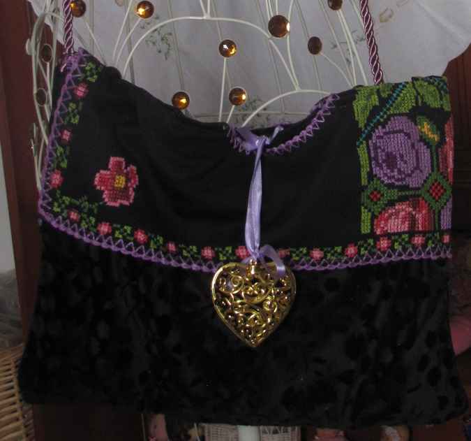 large image of art item: bag &ndash; embroidery black motif pixelated flowers gold heart