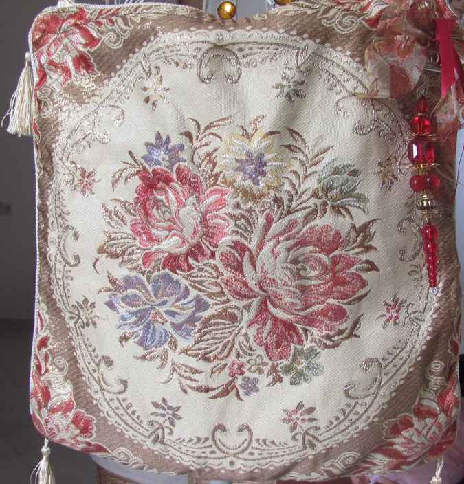 large image of art item: bag &ndash; embroidery flowers red blue