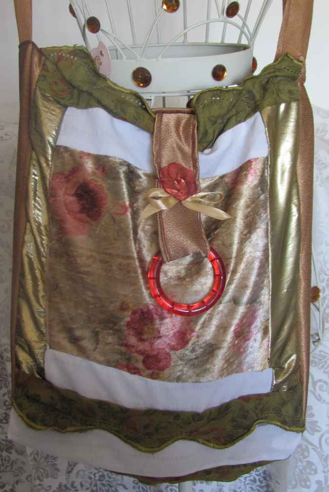 large image of art item: bag &ndash; gold red flower red ring