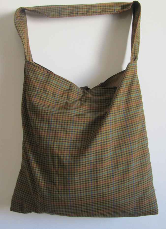 large image of art item: bag &ndash; gold with ribbons