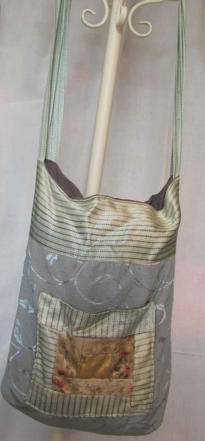 large image of art item: bag &ndash; gray pouch quilt