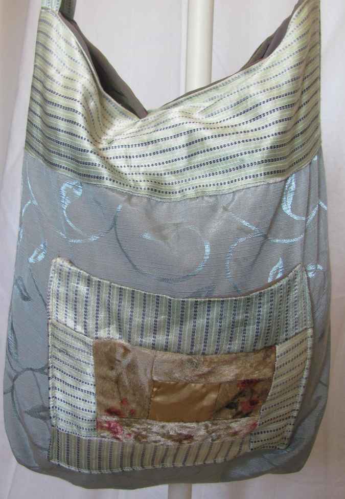 large image of art item: bag &ndash; gray pouch quilt