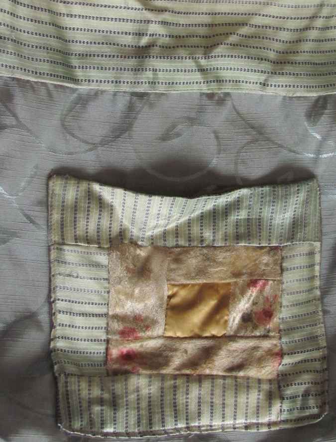 large image of art item: bag &ndash; gray pouch quilt