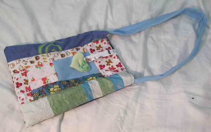 large image of art item: bag &ndash; heart green