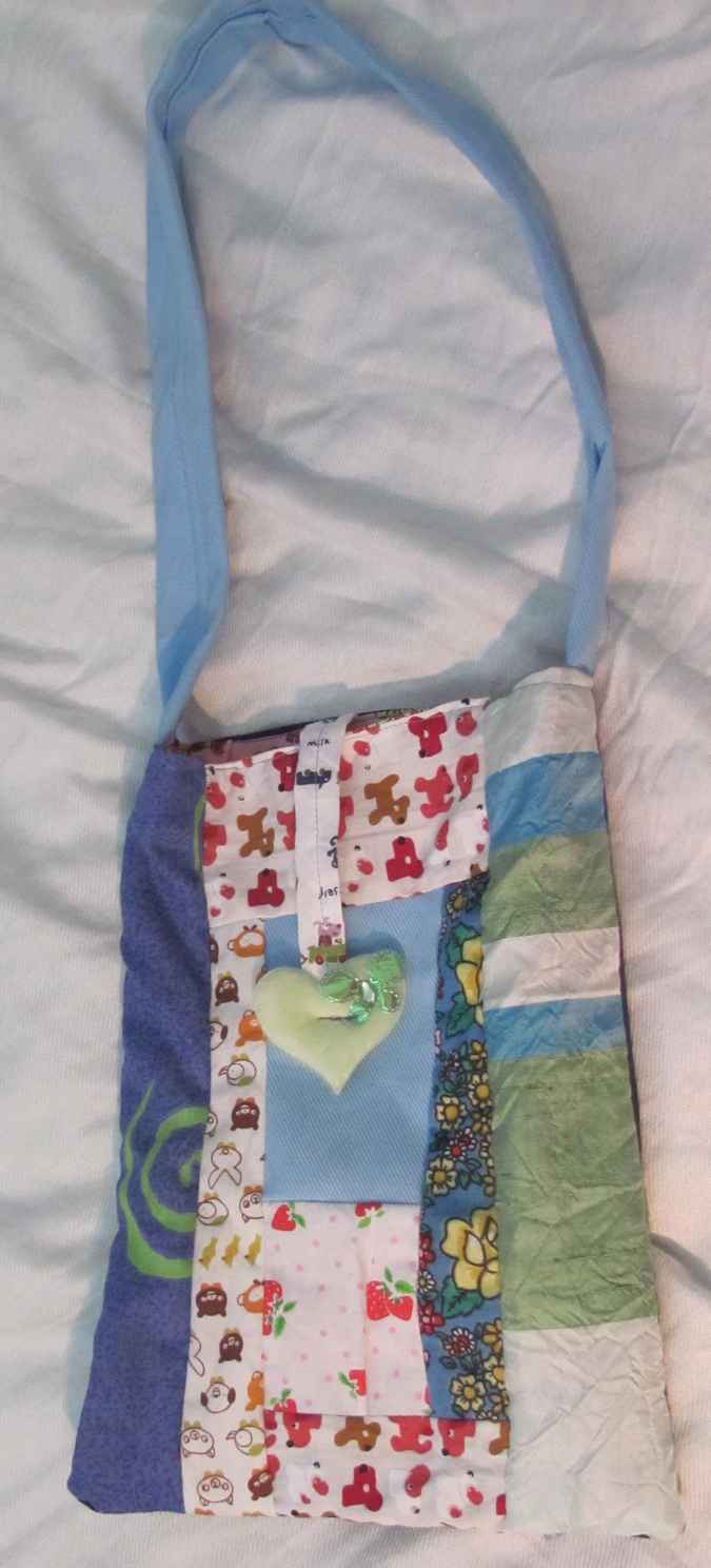 large image of art item: bag &ndash; heart green