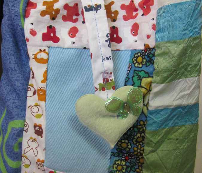 large image of art item: bag &ndash; heart green