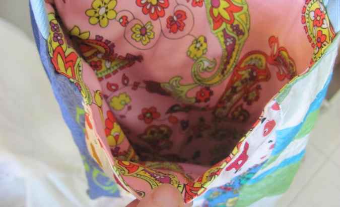 large image of art item: bag &ndash; heart green