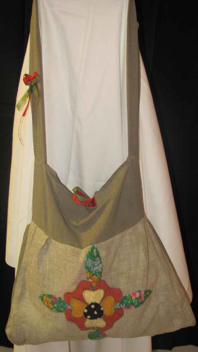 large image of art item: bag &ndash; khaki with colorful quiltted flower