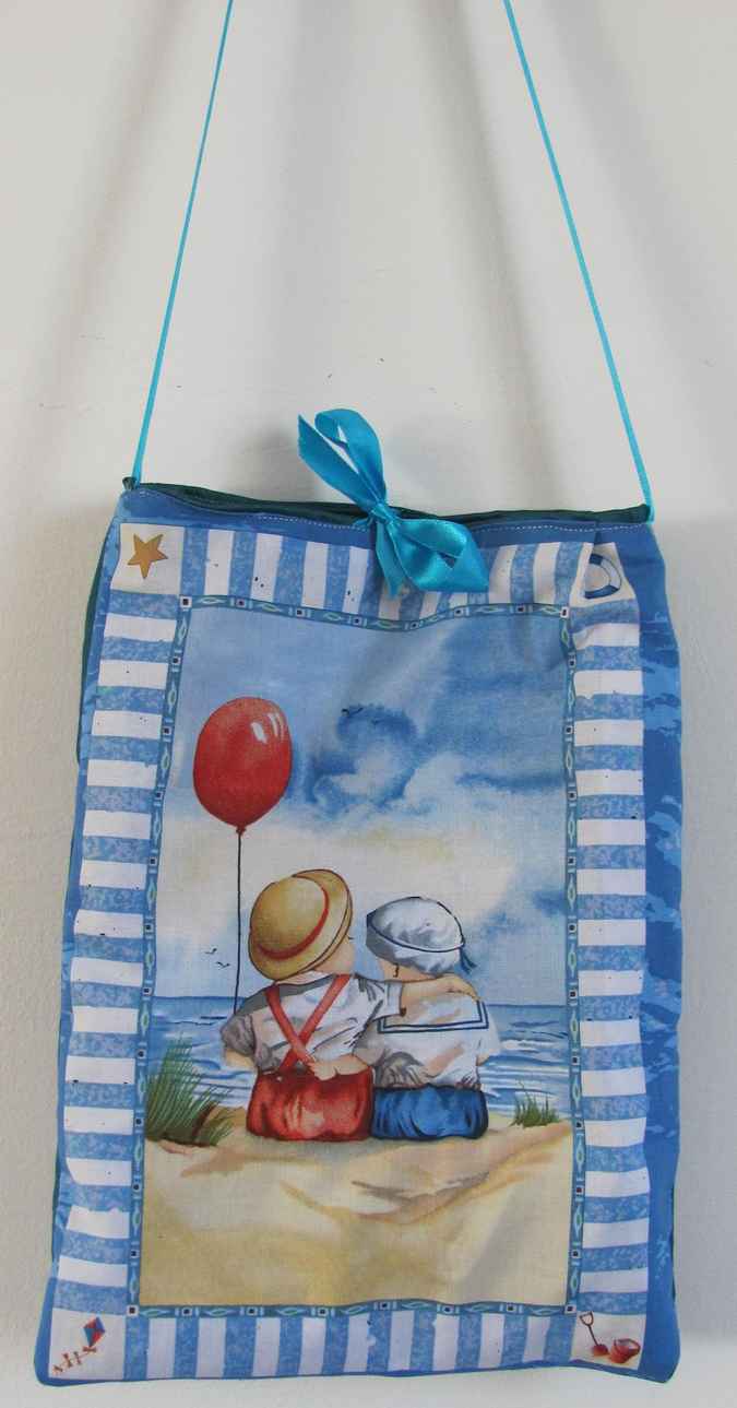 large image of art item: bag &ndash; on the seashore with baloon