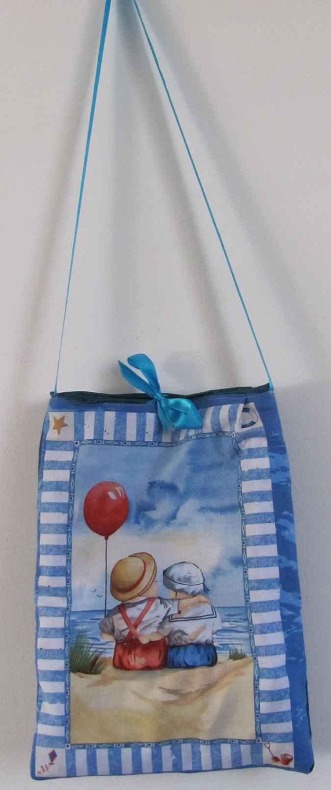 large image of art item: bag &ndash; on the seashore with baloon