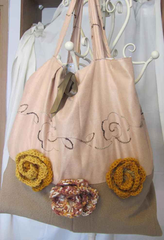 large image of art item: bag &ndash; peach flowers crochet