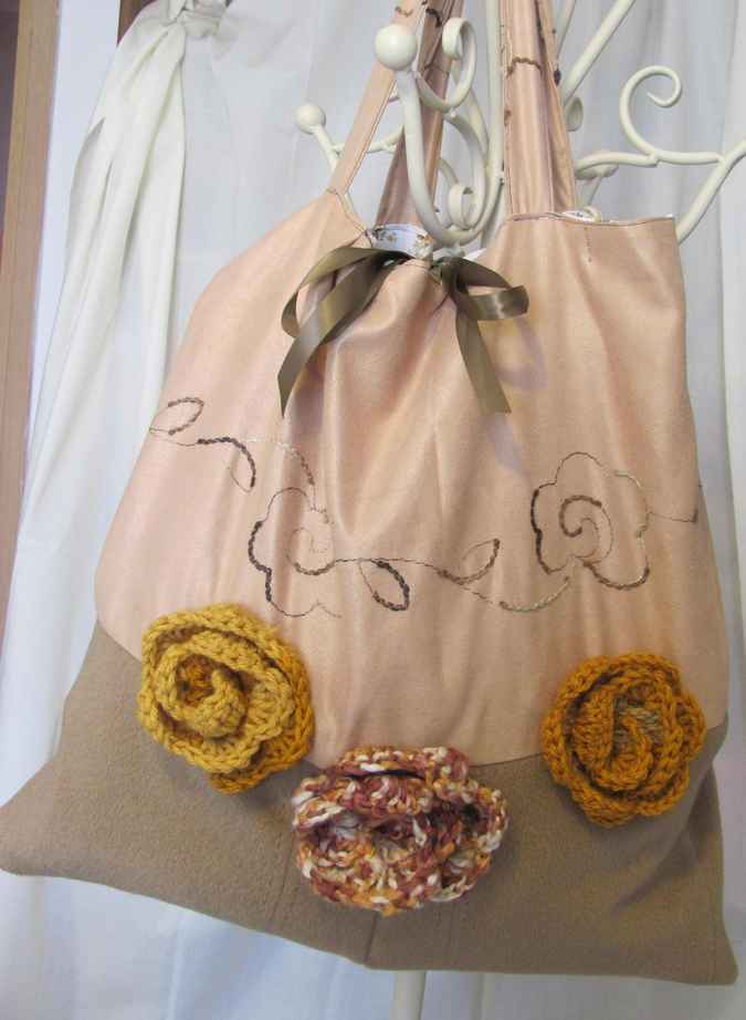 large image of art item: bag &ndash; peach flowers crochet