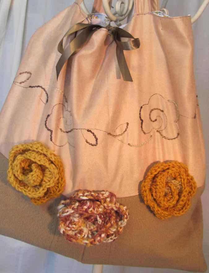 large image of art item: bag &ndash; peach flowers crochet