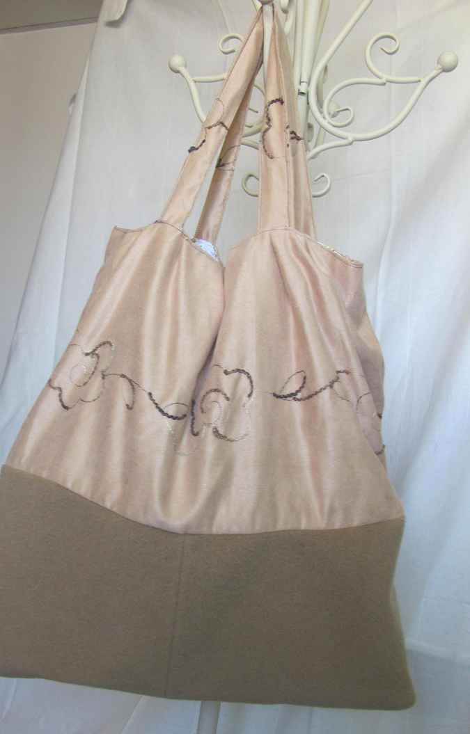 large image of art item: bag &ndash; peach flowers crochet