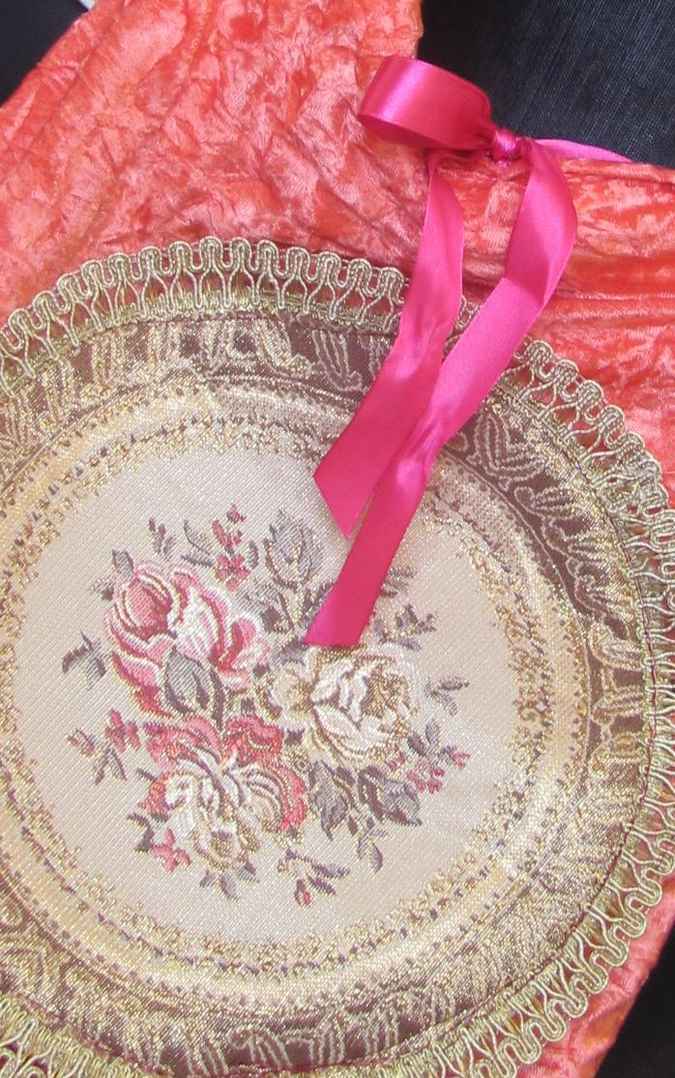 large image of art item: bag &ndash; peach quilt brownish disc