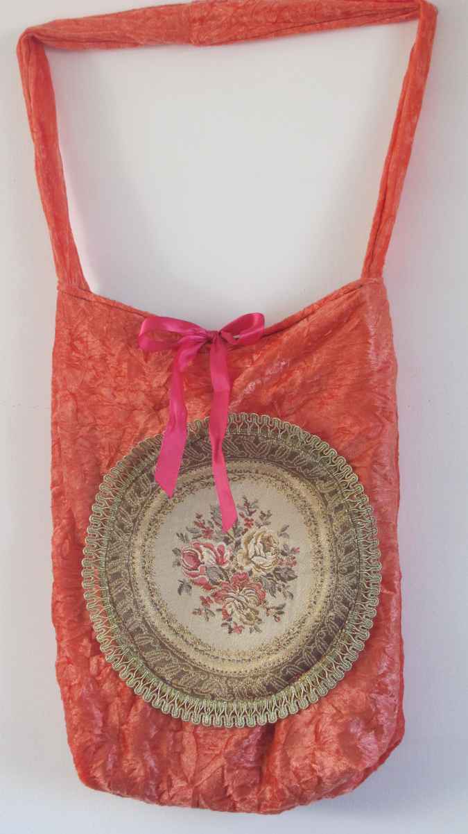 large image of art item: bag &ndash; peach quilt brownish disc