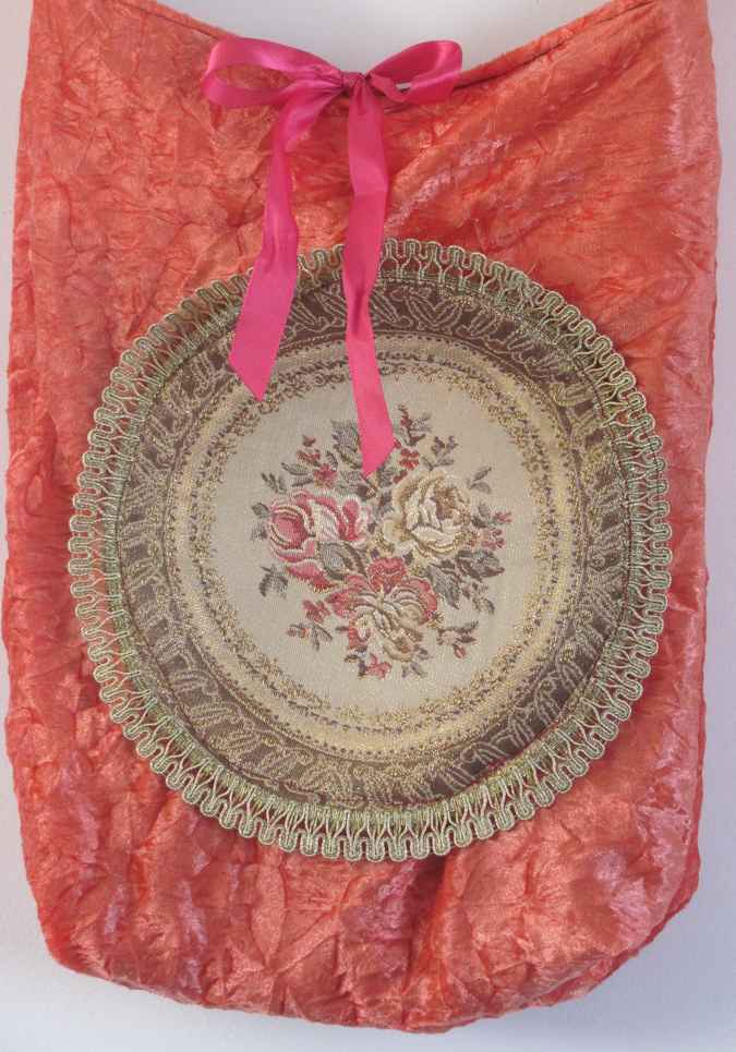 large image of art item: bag &ndash; peach quilt brownish disc