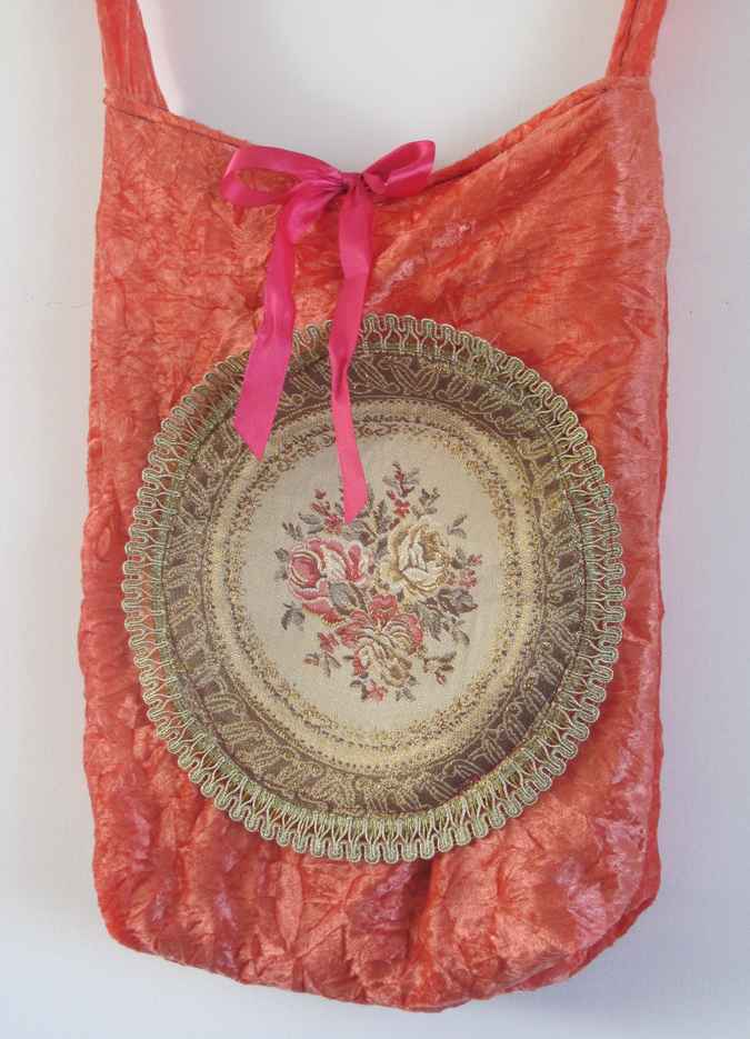 large image of art item: bag &ndash; peach quilt brownish disc