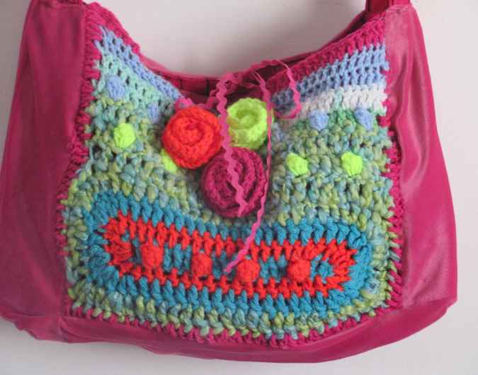 large image of art item: bag &ndash; pink with crochet