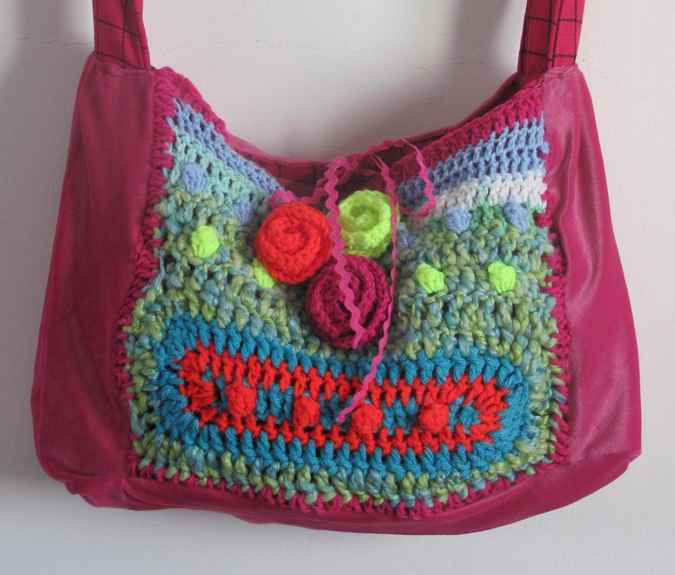 large image of art item: bag &ndash; pink with crochet