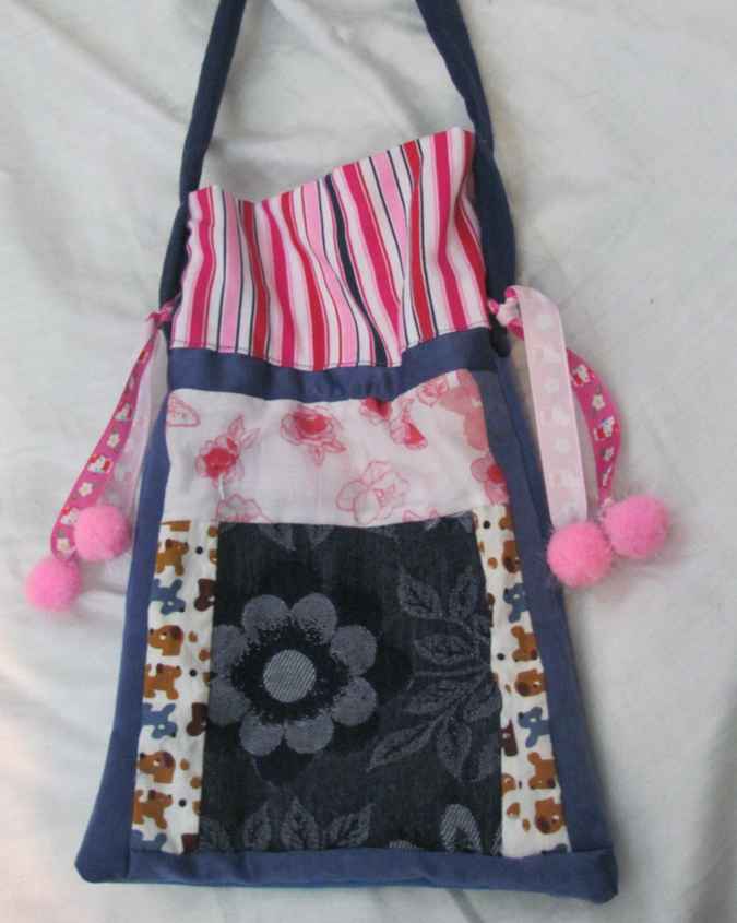 large image of art item: bag &ndash; ponpons pink