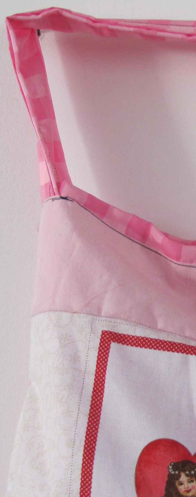 large image of art item: bag &ndash; porky pink white red