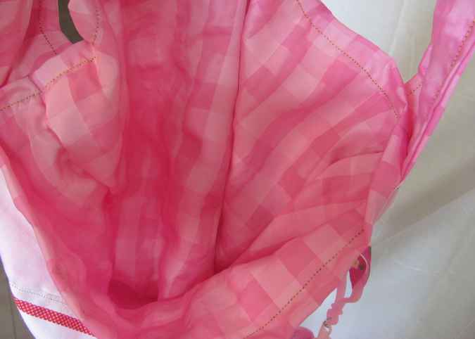 large image of art item: bag &ndash; porky pink white red