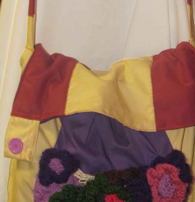 large image of art item: bag &ndash; punch banana crochet flowers