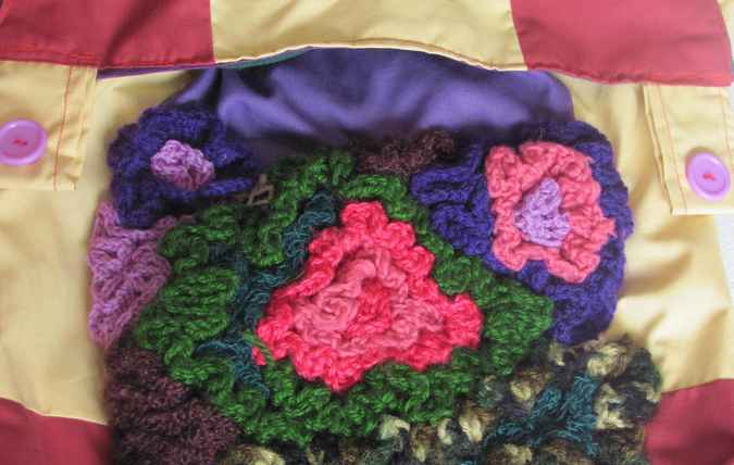 large image of art item: bag &ndash; punch banana crochet flowers