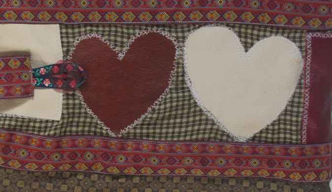 large image of art item: bag &ndash; quilt hearts crimson white checkered