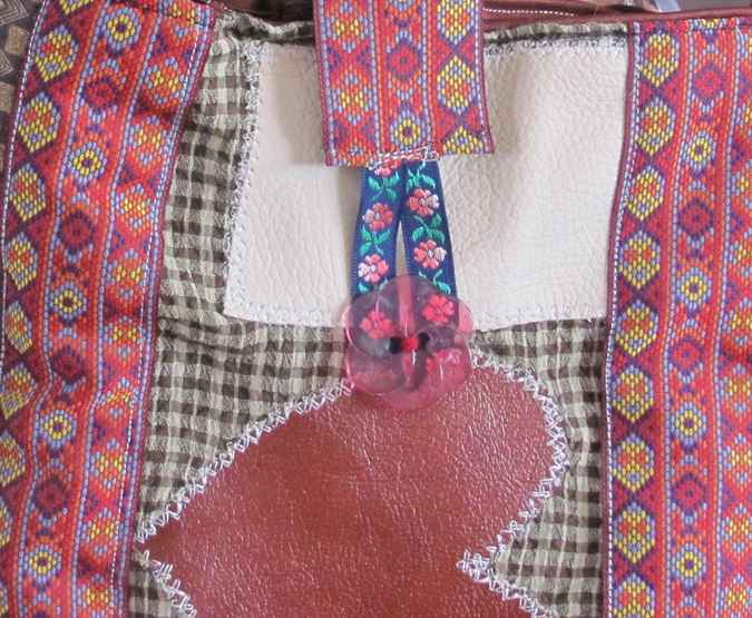 large image of art item: bag &ndash; quilt hearts crimson white checkered