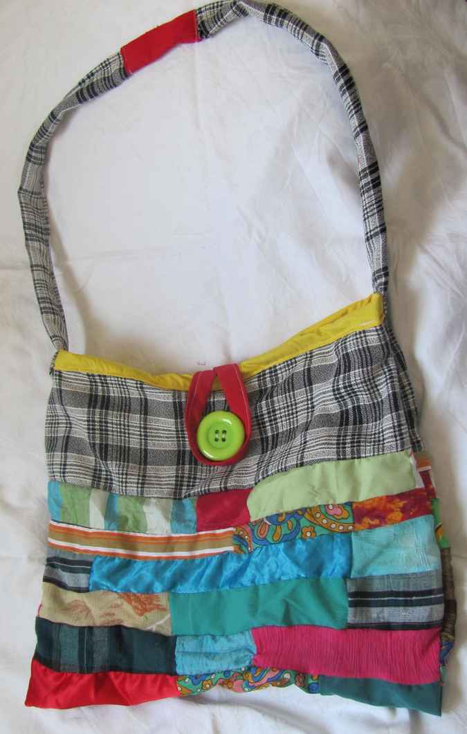 large image of art item: bag &ndash; quiltwork button green