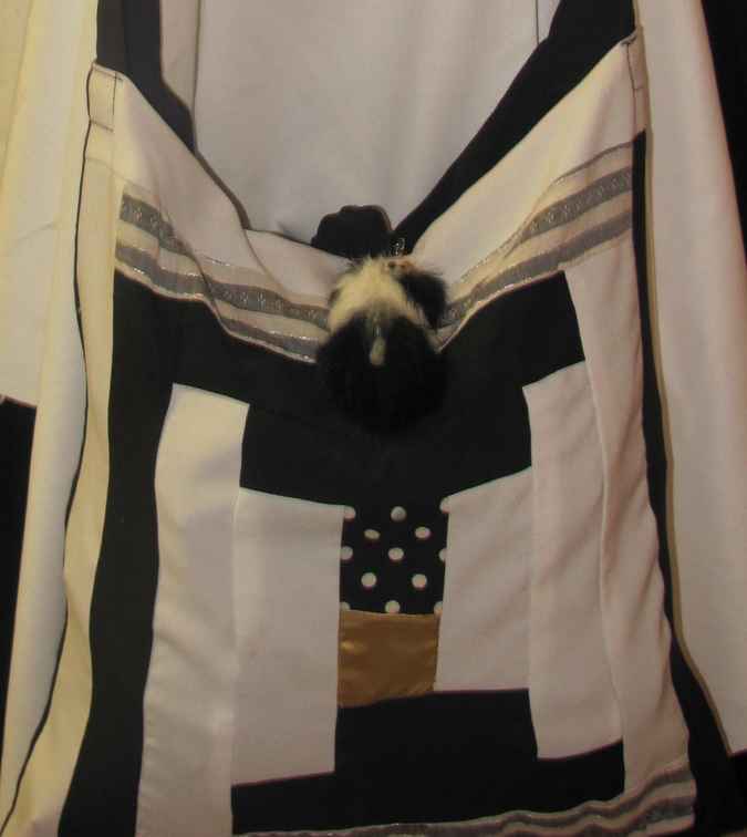 large image of art item: bag &ndash; white and black squares