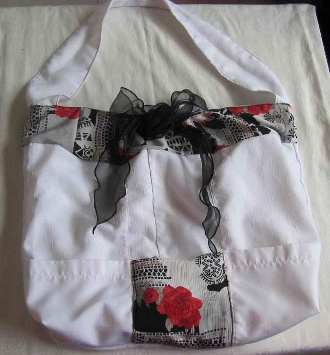 large image of art item: bag &ndash; white flower red ribbon black