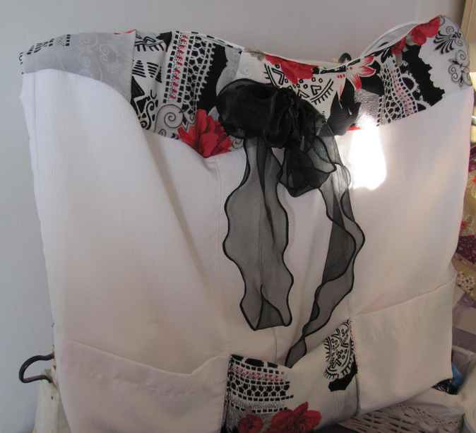 large image of art item: bag &ndash; white flower red ribbon black