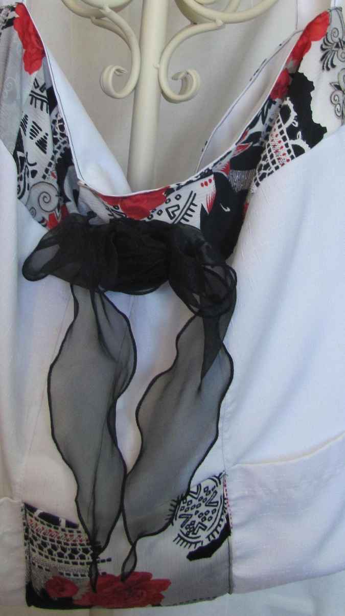 large image of art item: bag &ndash; white flower red ribbon black