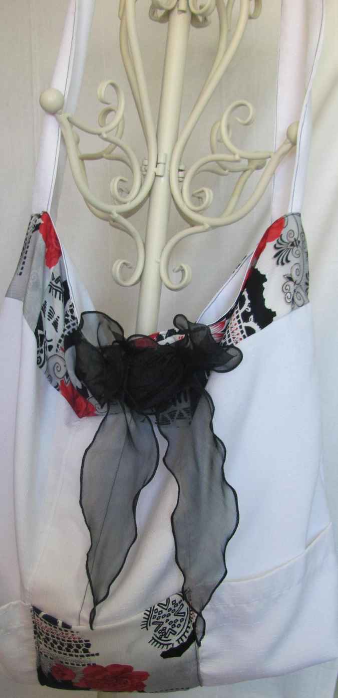large image of art item: bag &ndash; white flower red ribbon black