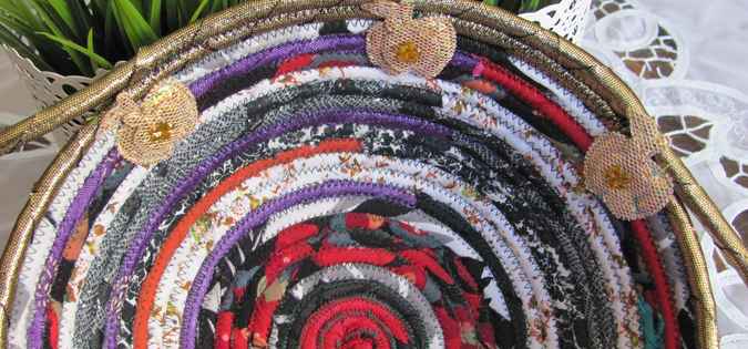 large image of art item: basket &ndash; apples crimson gold