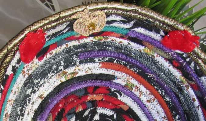 large image of art item: basket &ndash; apples crimson gold