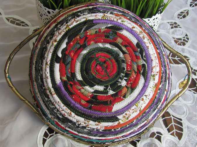 large image of art item: basket &ndash; apples crimson gold