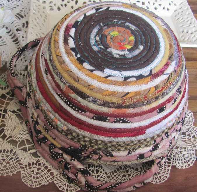 large image of art item: basket &ndash; brown pink