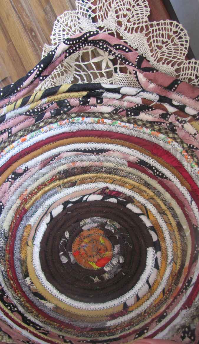 large image of art item: basket &ndash; brown pink