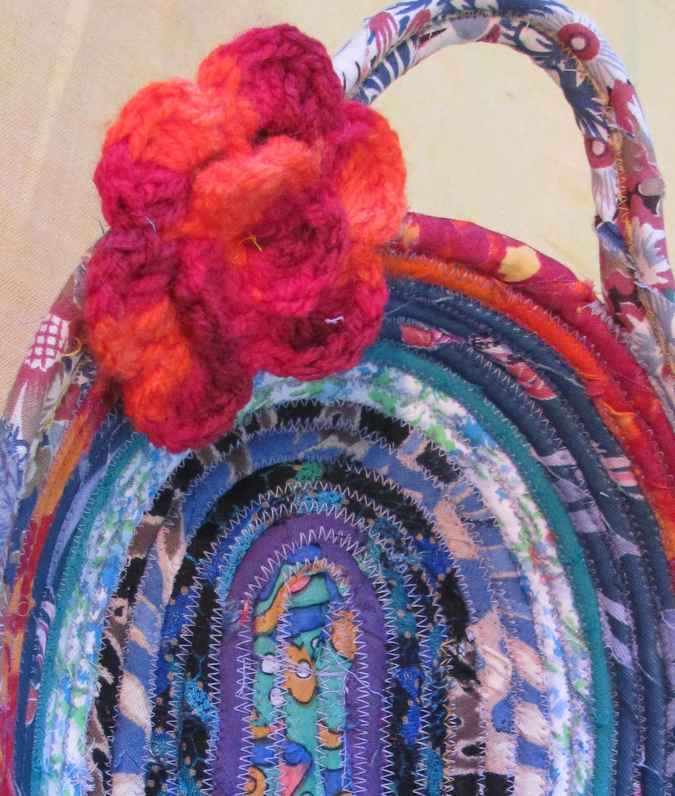 large image of art item: basket &ndash; crochet flowers red blue