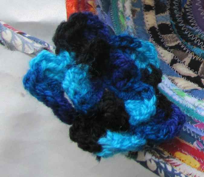 large image of art item: basket &ndash; crochet flowers red blue