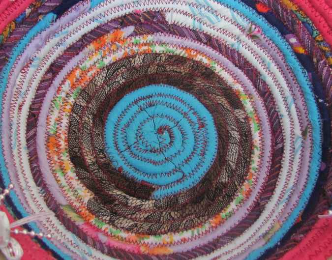 large image of art item: basket &ndash; cyan center pink perimeter diamond hearts