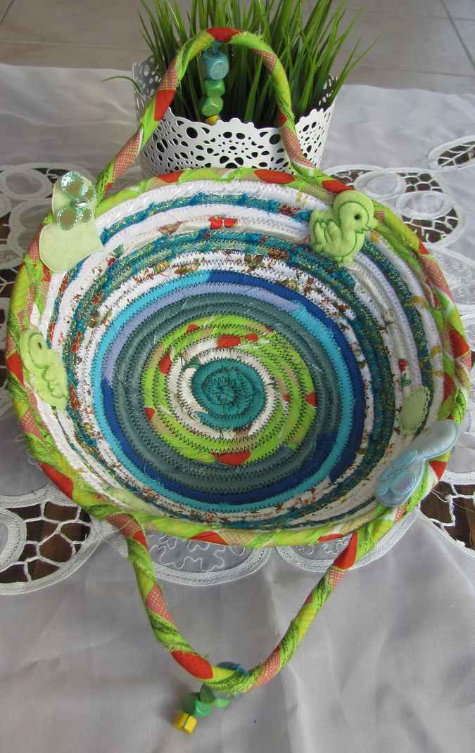 large image of art item: basket &ndash; duckling heart green