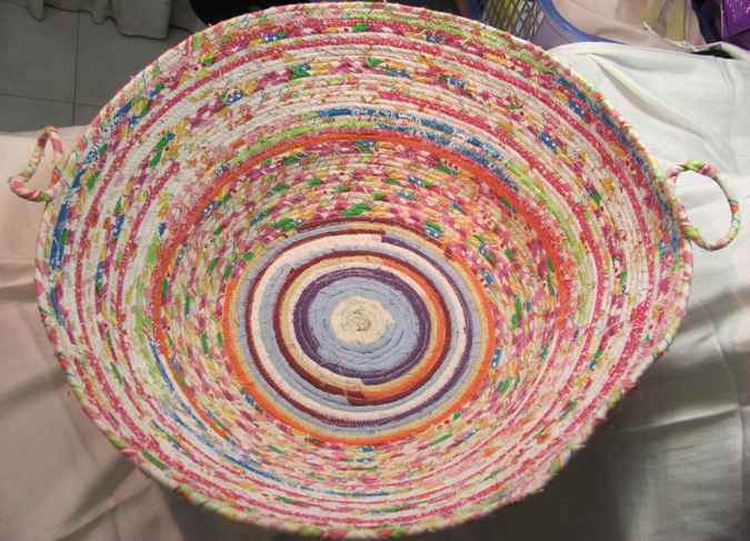 large image of art item: basket &ndash; flowers pinkish