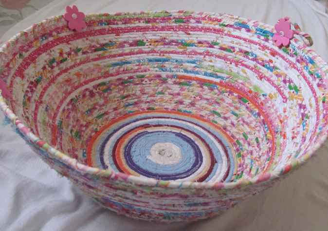 large image of art item: basket &ndash; flowers pinkish